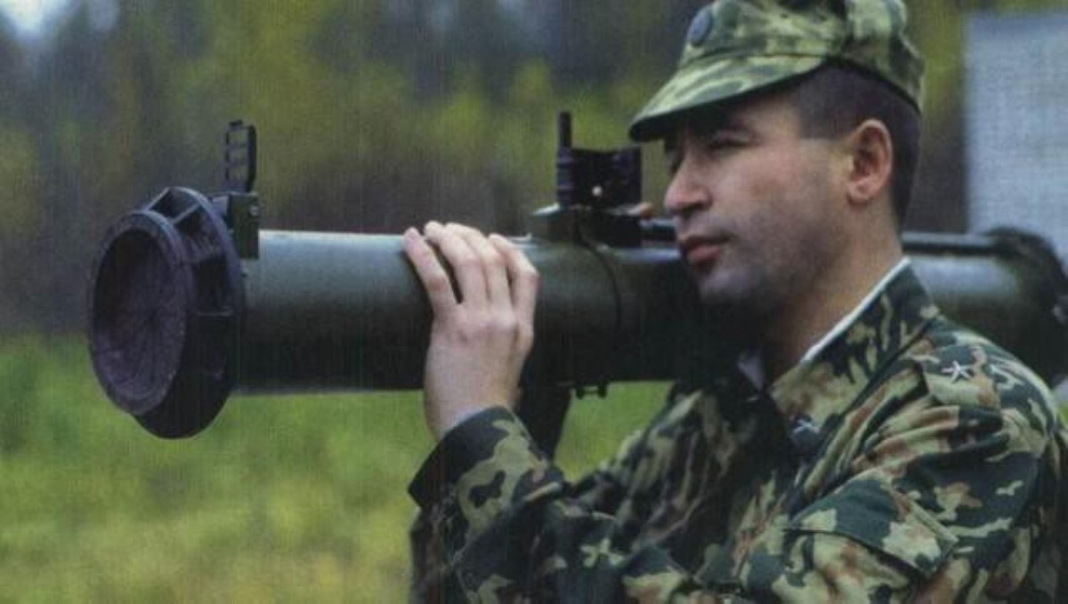 RPG-27 có thể sử dụng như một loại vũ khí cá nhân, trang bị cho hầu hết các chiến sĩ ở cấp tiểu đội.