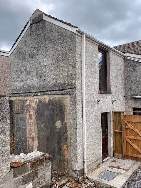 Soc: Can nha 2 tang co vuon rong bao quanh duoc rao ban 3,2 trieu dong-Hinh-2