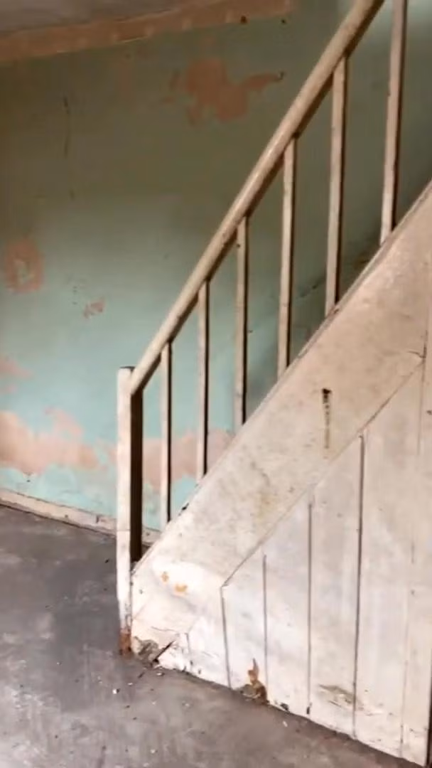 Soc: Can nha 2 tang co vuon rong bao quanh duoc rao ban 3,2 trieu dong-Hinh-5