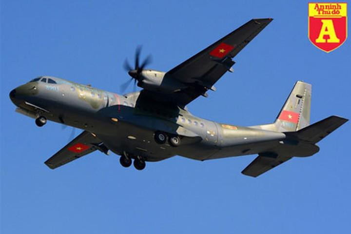 Tập đoàn Airbus Defence &amp; Space đã ký thỏa thuận với hãng Roketsan Thổ Nhĩ Kỳ về việc tích hợp các hệ thống vũ khí do hãng này phát triển cho dòng vận tải cơ C-295. Hay nói cách khác là phát triển phiên bản cho nhiệm vụ cường kích hạng nhẹ trên nền tảng dòng máy bay vận tải C-295.