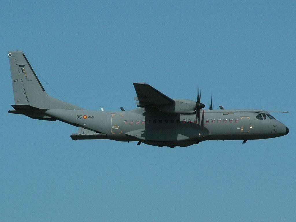 Airbus ra mắt biến thể C-295 vũ trang đầu tiên hồi tháng 11-2017. Nó cũng được trang bị những hệ thống tình báo, trinh sát và do thám (ISR), dường như nhận được sự quan tâm của nhiều quốc gia Trung Đông và Bắc Phi.