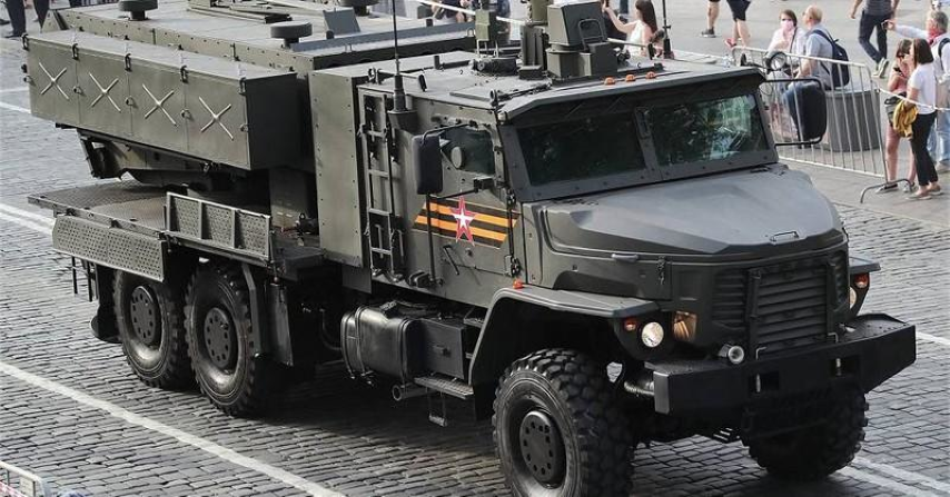 Về vấn đề này, Bộ Quốc phòng Nga đã quyết định tăng cường những hệ thống phun lửa hạng nặng mới và được hiện đại hóa, cụ thể chúng ta đang nói về cả TOS-2 Tosochka và TOS-1A Solntsepek.