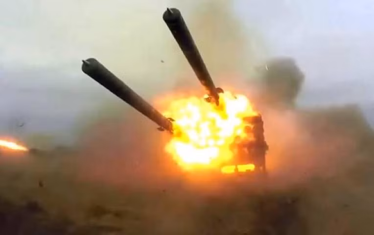 Hãng thông tấn Izvestia sau khi tham khảo các nguồn tin quân sự đã cho biết, việc cung cấp sẽ trải qua hai giai đoạn.