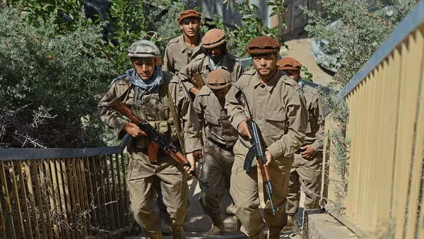 Sự sụp đổ của Quân đội chính phủ Afghanistan cho thấy toàn bộ các lực lượng thân cận do Mỹ tạo ra mong manh đến mức nào: 300 nghìn binh sĩ "được huấn luyện và trang bị đến tận răng" bỏ chạy trước 80 nghìn chiến binh Taliban.