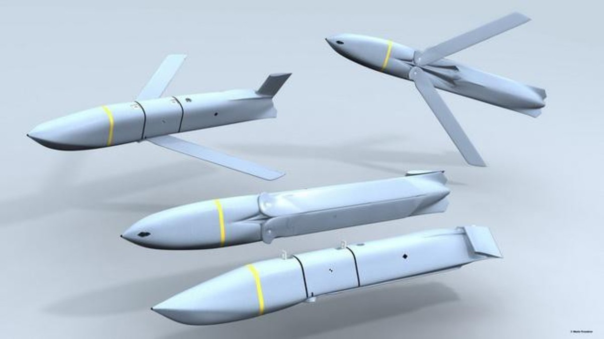 AGM-158 JASSM có biến thể tên lửa hành trình chống hạm tầm siêu xa AGM-158C LRASM, nó sẽ là vũ khí tấn công chủ lực của hạm đội Hải quân Mỹ trong tương lai không xa.