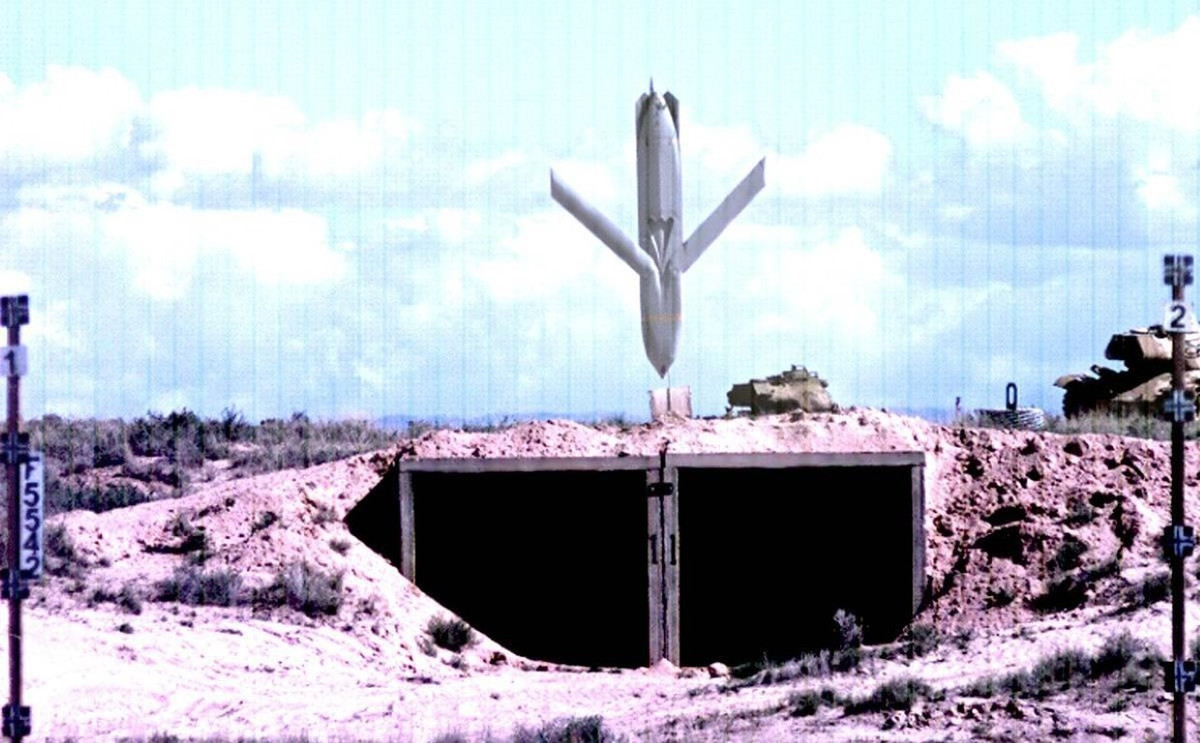 Khả năng tàng hình cùng động cơ phản lực thế hệ mới êm hơn, có thể hoạt động tại độ cao thấp dưới tầm các radar cảnh giới cho phép tên lửa bất ngờ tung đòn tấn công khiến đối phương không kịp trở tay.