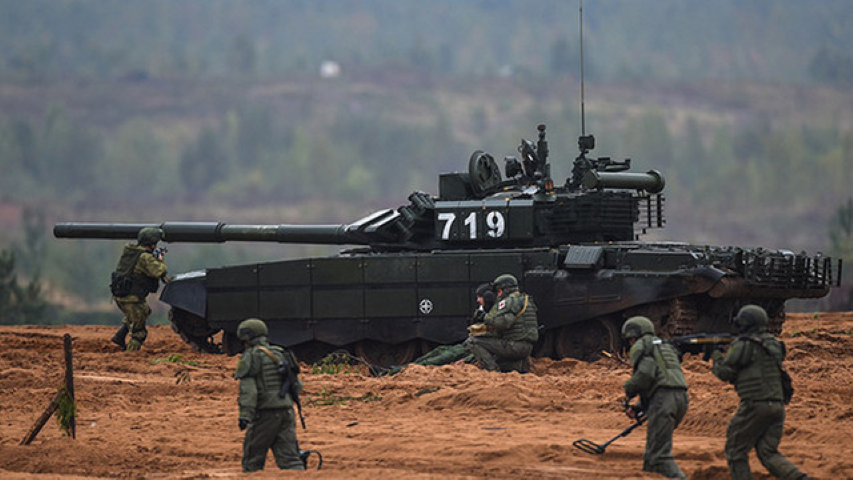 Về cơ bản, có thể coi T-72B3 là phiên bản nâng cấp giá rẻ của xe tăng T-72B đã cao tuổi. Tuy nhiên phiên bản nâng cấp này lại thay đổi toàn bộ động cơ, kính ngắm và hệ thống kiểm soát hỏa lực của T-72B đời cũ.