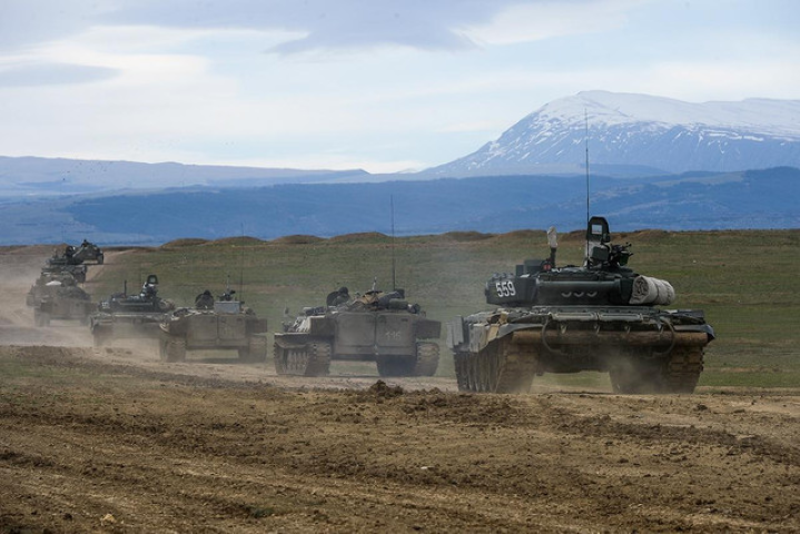 Cũng từ năm 2013, quá trình hiện đại hóa xe tăng T-72B của Nga bắt đầu được giao cho tập đoàn Omsktransmash. Giai đoạn nâng cấp ban đầu diễn ra khá chóng vánh, với kết quả là 30 chiếc xe tăng T-72B3 bản thử nghiệm được gửi về các đơn vị trực chiến.