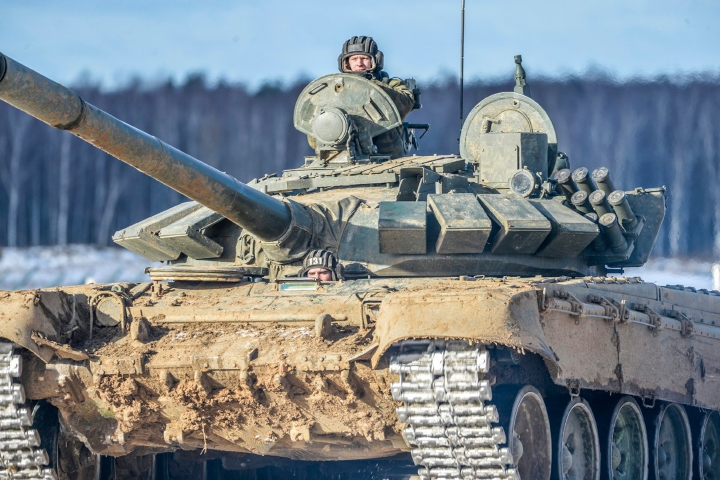 Từ năm 2016, 150 xe tăng T-72B được nâng cấp lên phiên bản T-72B3M, là những xe tăng chủ lực đầu tiên của Nga được trang bị hộp số tự động, với 7 số tiến và 1 số lùi.