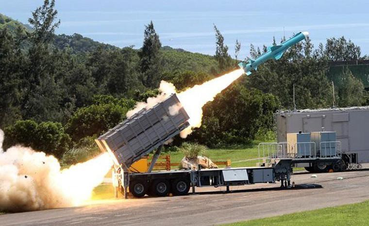 Và với tầm bắn này nó có thể uy hiếp nhiều mục tiêu của Trung Quốc, tuy nhiên để tránh căng thẳng nên đảo Đài Loan đã hạ thống số tầm bắn.