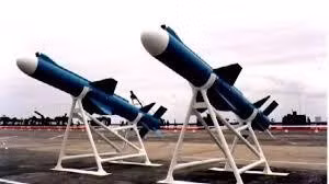 Tuy nhiên dường như chưa hài lòng với thông số chiến đấu, đảo Đài Loan liền bắt tay vào nâng cấp và thế là biến thể Hùng Phong IIE ra đời.