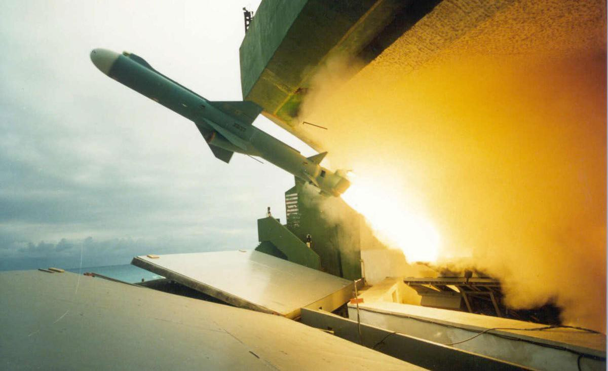 Thậm chí loại vũ khí này được cho có khả năng vươn tới mục tiêu bên kia eo biển Đài Loan.