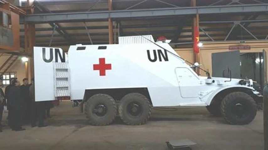 Ngoài hai phương tiện nói trên, còn có thể nhận thấy những chiếc xe bồn được sơn màu trắng và dòng chữ UN, cho thấy nó cũng phục vụ trong phái bộ gìn giữ hòa bình của Liên hợp quốc.