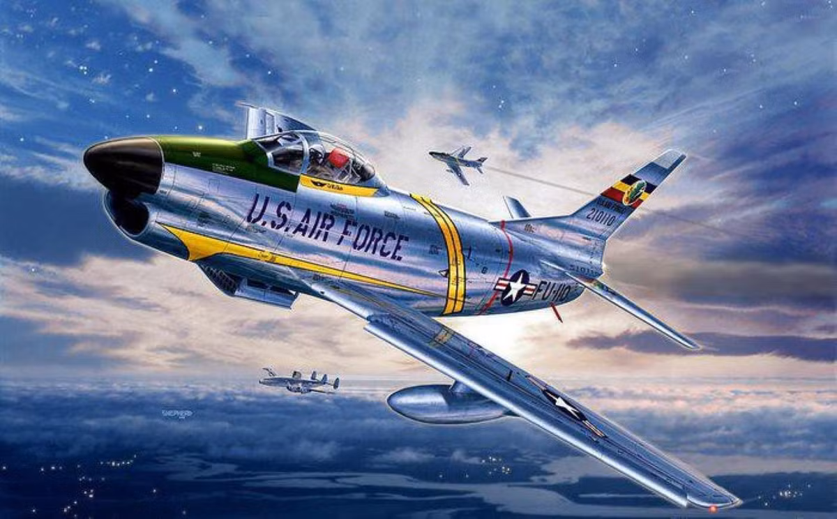 Phiên bản F-86K là máy bay đánh chặn trong mọi thời tiết. F-86K từ bỏ trang bị tên lửa của máy bay chiến đấu F-86D và thay bằng pháo hàng không 20mm, sau này được trang bị thêm tên lửa không đối không tầm nhiệt.