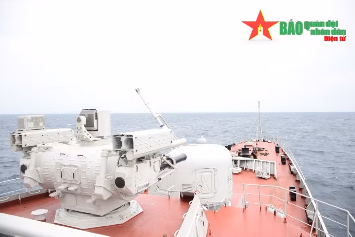 Biên đội tàu 015 và 016 của Hải quân Nhân dân Việt Nam, đã có mặt tại Vladivostok, sẵn sàng cho nội dung thi đấu Cup Biển.