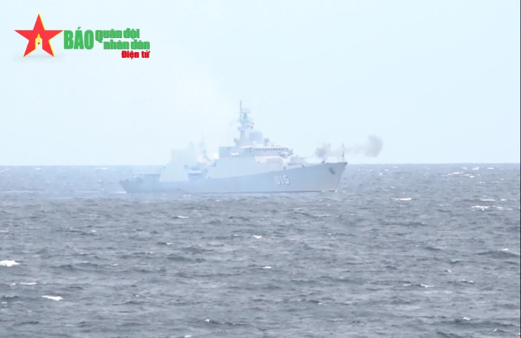 Trong đó, nội dung sử dụng hải pháo AK-176 được đánh giá là phức tạp nhất, đòi hỏi có sự đồng bộ từ nhiều bộ phận, khả năng hiệp đồng tốt giữa các vị trí trong kíp bắn và trên tàu chiến.