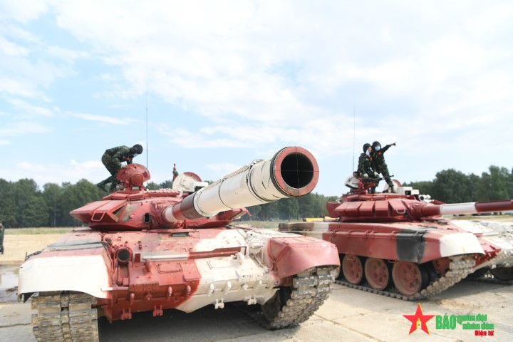 Nội dung Xe tăng Hành tiến hay Tank Biathlon tại Army Games 2021 cũng sẽ được chia làm hai bảng, trong đó bảng 1 sẽ có 11 đội tuyển bao gồm Nga, Trung Quốc, Belarus, Azerbaijan, Kazakhstan, Mông Cổ, Uzbekistan, Serbia, Venezuela, Syria và Việt Nam.
