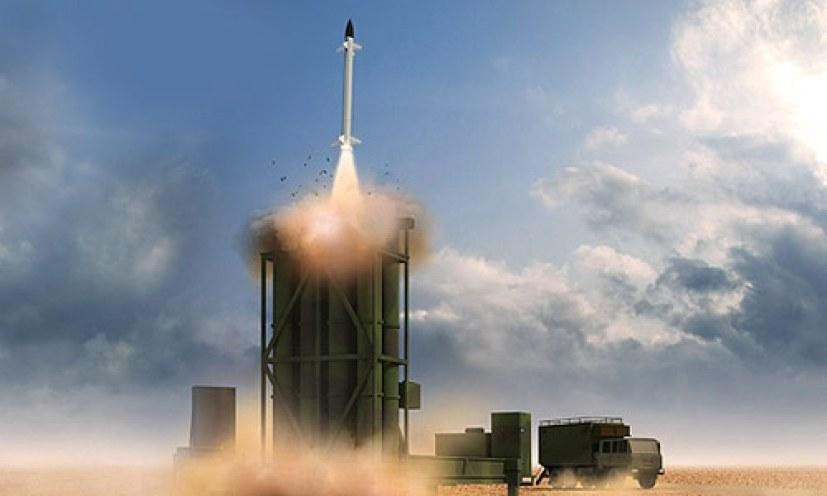 Barak-8 được thiết kế để phóng từ hệ thống phóng thẳng đứng (VLS), kết cấu cụm 8 ống phóng có tổng trọng lượng 1,7 tấn. Nhà thiết kế quảng cáo rằng ngoài bệ phóng mặt đất, tổ hợp này có thể dễ dàng tích hợp lên tàu chiến cỡ nhỏ.