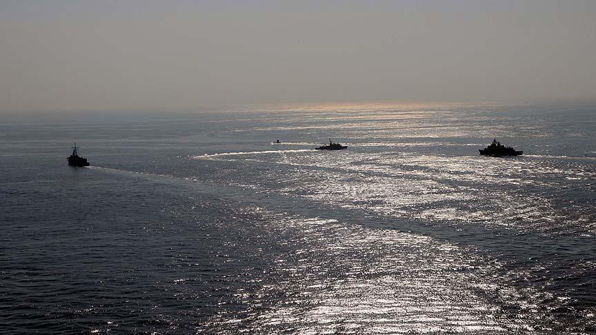 Các tàu chiến từ các nước thành viên NATO như Mỹ và Anh đã di chuyển trên biển Arab cùng với chiến hạm của Nga và Trung Quốc.