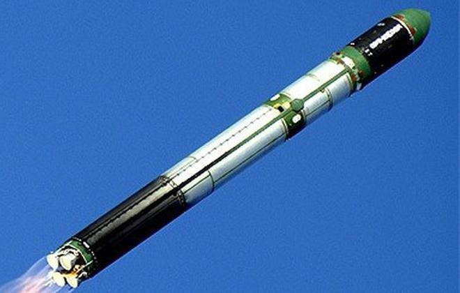 Cụ thể khi Liên Xô tan rã, Ukraine nắm giữ 220 tên lửa đạn đạo liên lục địa, trong đó có 130 ICBM R-36 (NATO gọi là SS-18 Satan, tầm bắn 16.000km).