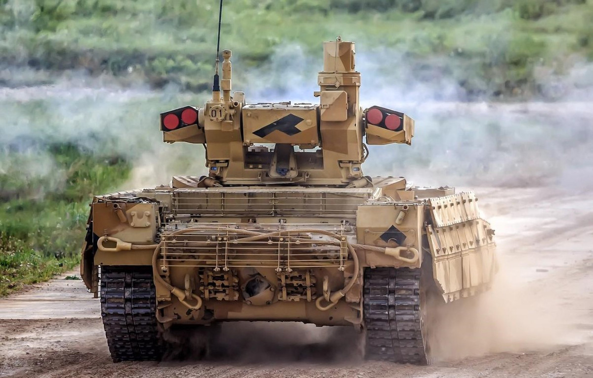 Nhược điểm lớn nhất hiện nay của BMPT theo đánh giá chỉ là chi phí tương đối cao do chưa có lợi thế sản xuất theo quy mô, nhưng điều này có thể được khắc phục trong tương lai. Nguồn ảnh: WarForces.