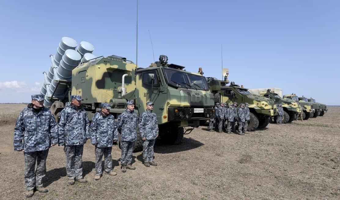 Cây cầu Kerch là biểu tượng chiến thắng của Nga, nhưng lại là "cái gai" trong mắt Ukraine. Nhiều lần giới chức tại Kiev đã đe dọa phá hủy cây cầu này. Một trong những vũ thường được mang ra đe dọa đó chính là tên lửa chống hạm Neptune.