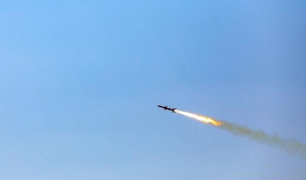 "Tên lửa chống hạm mới này có thể cung cấp khả năng phòng thủ đáng tin cậy cho biển Đen và biển Azov, có thể tấn công tàu địch ở khoảng cách tới 300 km nếu cần thiết, thậm chí ngay cả khi chúng đang neo đậu trong cảng", ông Turchyno nói.