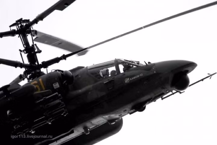 Nếu đầy đủ những thứ trên, giá thành cho một chiếc trực thăng Ka-52M hoàn chỉnh có thể vượt quá con số 1,2 tỷ ruble. Để so sánh, chi phí của một tiêm kích thế hệ 4,5 Su-30SM chỉ là 1,187 tỷ ruble.