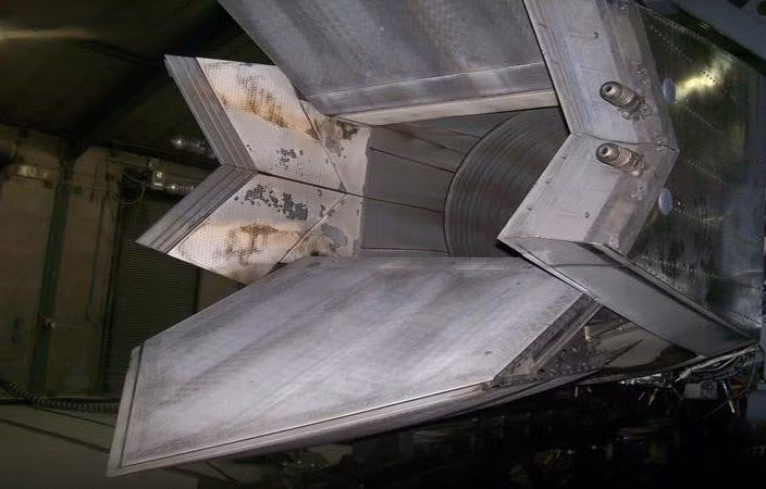 Động cơ F-119 được phát triển riêng cho dòng F-22 Raptor với lực đẩy tối đa lên tới 156 kN, cao hơn mức 147 kN ở động cơ AL-41F1 đang được trang bị trên lô Su-57 hiện tại.