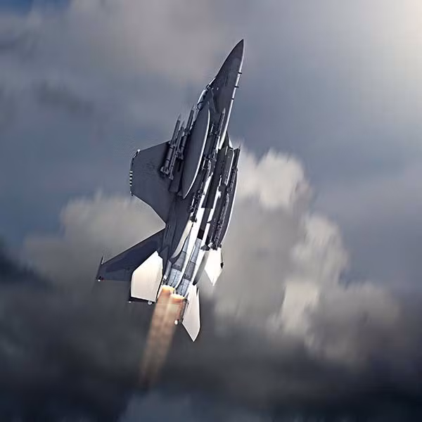 Hiện tại, Mỹ vẫn duy trì một lượng lớn các tiêm kích chiến đấu F-15 trong biên chế để có thể "tự tin" đối đầu với không lực Nga khi mà các tiêm kích thế hệ năm của nước này vẫn chưa thực sự hiệu quả. Nguồn ảnh: Pinterest.