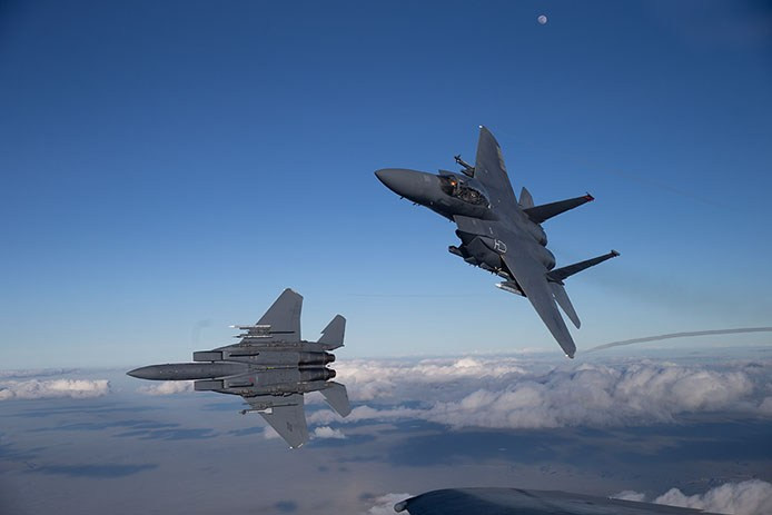 Dù đã sở hữu dàn tiêm kích thế hệ năm hiện đại, tuy nhiên khả năng tác chiến và mức độ đáng tin cậy của các tiêm kích F-15 - vẫn được không quân Mỹ đánh giá rất cao.