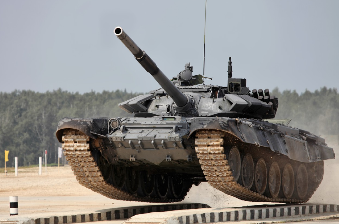 Sau này, dù nhiều loại xe tăng hiện đại hơn đã được ra lò, ví dụ như T-80 hay T-90, tuy nhiên tất cả vẫn không thể thay thế được tầm quan trọng của T-72 trong quân đội Liên Xô/Nga.