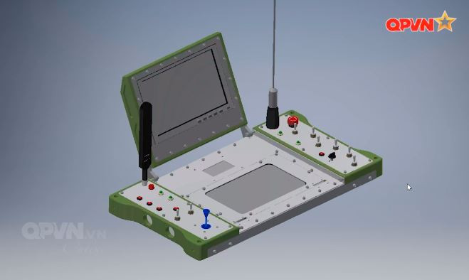 Mô-đun điều khiển của robot trinh sát tự hành RBH-18 có cấu tạo rất hiện đại, bao gồm nhiều màn hình hiển thị và các cần gạt điều khiển thao tác.