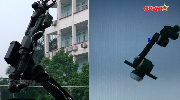 Phần tay máy của RBH-18 ngoài đời thực (bìa trái) và cấu tạo chi tiết theo bản thiết kế 3D (bìa phải).