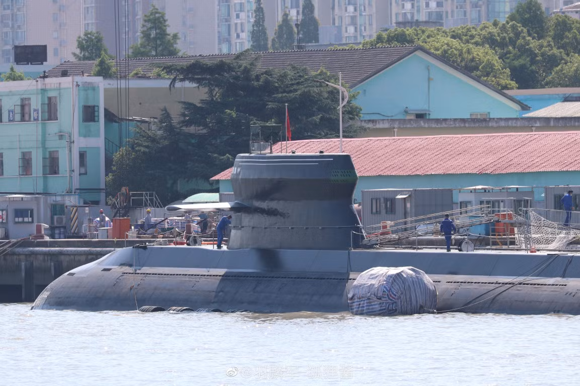 Được đánh giá là loại tàu ngầm điện - diesel hiện đại bậc nhất của Trung Quốc hiện nay, Type 039C được nâng cấp từ phiên bản Type 039A/B - vốn đã cực kỳ thành công trong biên chế của lực lượng này.