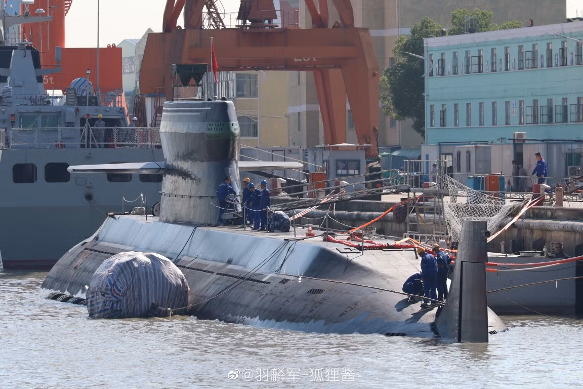 Ngoài ra, thiết kế này cũng sẽ giảm tối đa tiếng ồn mà tàu ngầm phát ra khi lặn, khiến nó "tàng hình" trước những thiết bị phát hiện thông thường của đối phương.