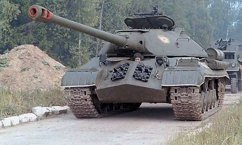 Đối với Liên Xô, IS-3 là một chiếc xe tăng mạnh mẽ nhất thế giới thời điểm nó ra đời, còn phương Tây cũng công nhận IS-3 là một mẫu thiết kế rất thành công.