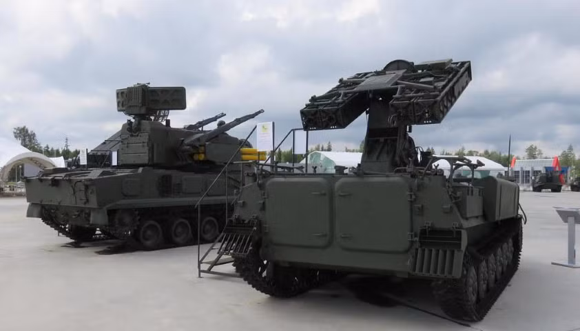 Nhưng điều gì phải đến cũng đã đến, thời của xe tăng hạng nặng đã hết, thay vào đó là xe tăng hạng trung lên ngôi như T-54, T-62.