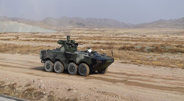 Vũ khí trang bị của thiết giáp này bao gồm pháo tự động 30 mm với súng máy 7,62 mm đồng trục.