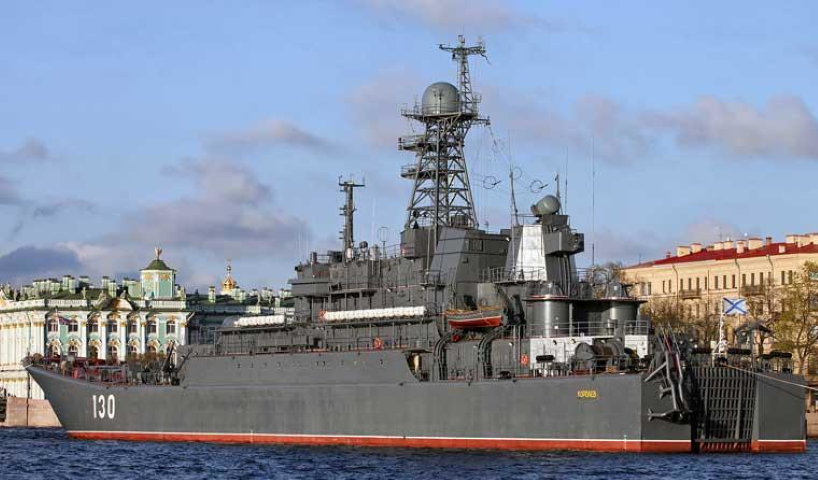 Ngoài ra, tàu còn trang bị 2 dàn pháo phản lực phóng loạt UMS-73 Grad-M cỡ nòng 122mm dùng để yểm trợ hỏa lực cho lính hải quân đánh bộ đánh chiếm bờ biển.