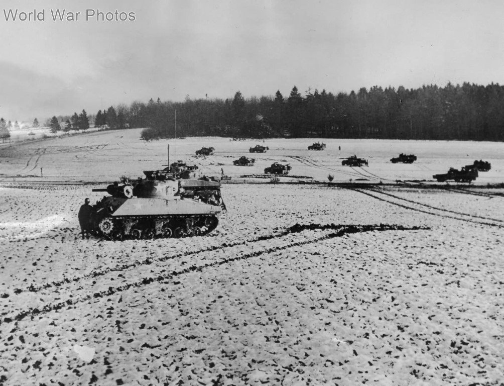 Là một người cực kỳ ngạo mạn và thèm khát có chiến tranh, Patton gần như đã nhảy dựng lên khi biết tin Mỹ tham gia Chiến tranh Thế giới thứ hai. Trong con mắt ông, chỉ có chiến tranh mới giúp những chỉ huy quân sự - như Patton - nhanh chóng gặt hái được thành công.