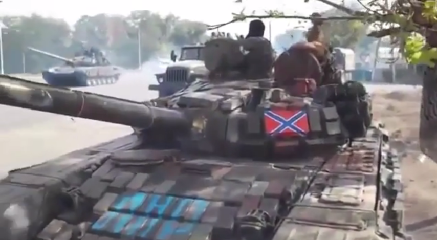 T-72B ra đời năm 1985 có chiều dài 6,9m, chiều rộng 3,6m và chiều cao 2,2m. Trọng lượng xe là 44,5 tấn, tăng lên 3 tấn so với phiên bản T-72 đời đầu.