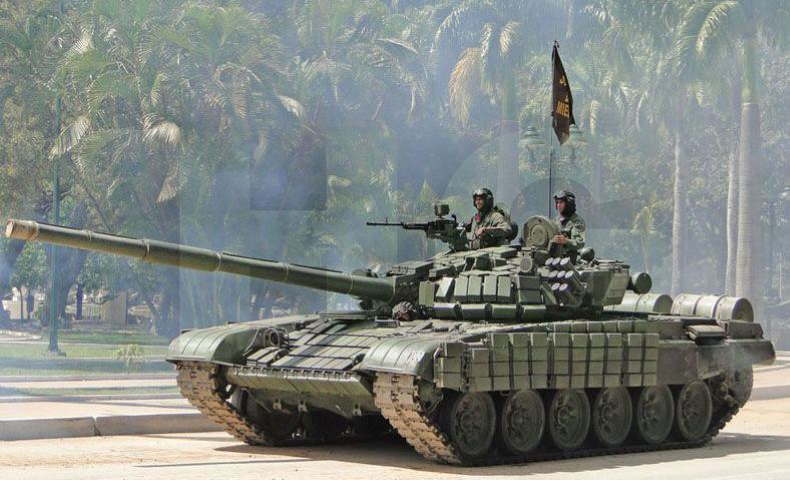 Đa phần T-72B được trang bị động cơ V-84MS công suất tối đa 840 mã lực, chỉ một số ít được trang bị động cơ V-92 đời mới hơn công suất lên tới 950 mã lực.