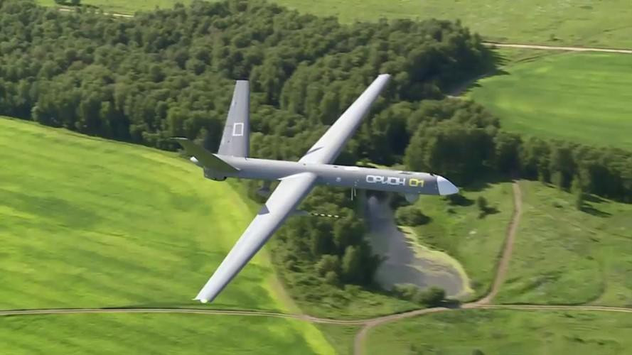 Các tính năng thám sát của chiếc UAV tấn công này bao gồm chụp ảnh độ phân giải cao và thu thập tín hiệu tình báo của đối phương cũng thể hiện xuất sắc tại chiến trường Syria.