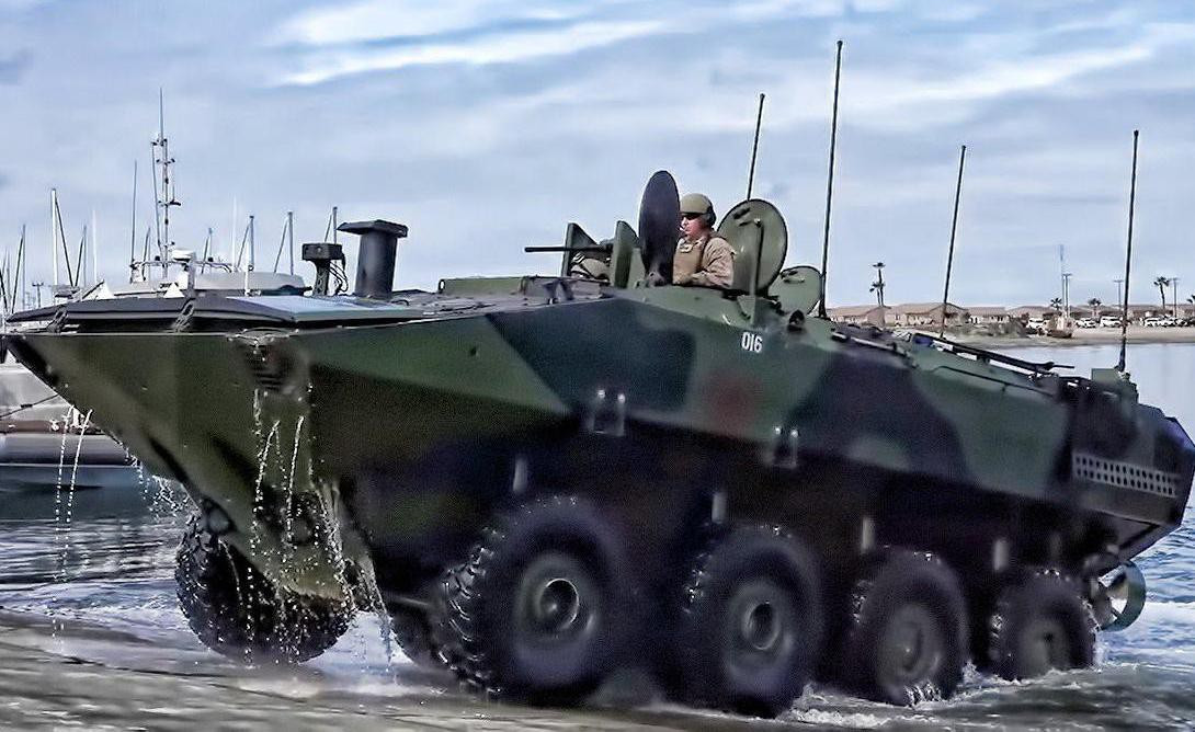 "Do cách bố trí và số lượng ghế chống mìn, không gian bên trong ACV rất chật hẹp, gây khó khăn cho việc ra vào xe nhanh chóng", báo cáo cho biết. "Các binh sĩ lưu ý ghế ngồi không vừa khi họ mặc giáp chống đạn, gây ra sự khó chịu trong các nhiệm vụ phải di chuyển từ tàu đến mục tiêu ở khoảng cách xa".