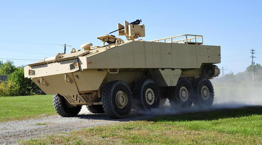 Theo công bố của nhà sản xuất, ACV có khả năng bảo vệ gấp ba lần so với người tiền nhiệm của nó là xe tấn công lưỡng cư (Assault Amphibious Vehicle -AAV), với động cơ sáu xi-lanh, công suất mạnh, chiếc ACV này có thể chạy với tốc độ 90km/h trên đường bằng và khoảng 15km/h khi bơi.