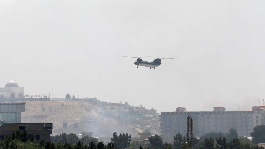 Hình ảnh những chiếc trực thăng CH-46E bay trên nóc đại sứ quán Mỹ để sơ tán nhân viên ngoại giao đã trở thành một biểu tượng đáng buồn không chỉ người Mỹ, mà còn cho cả người dân Afghanistan sau khi Taliban tiến vào thủ đô Kabul.