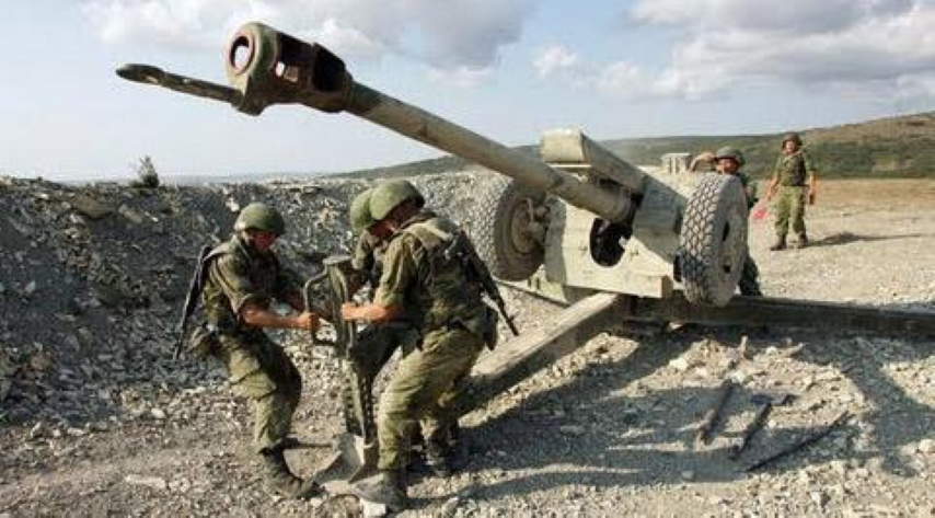 Pháo có thể bắn nhiều loại đạn gồm: Đạn nổ phá mảnh OF-462; đạn nổ phá mảnh 3OF56; đạn nổ chống tăng BK-6M/13; đạn chiếu sáng S-463 (thời gian khoảng 25 giây); đạn khói D-642; đạn tự dẫn lade 3OF69M.