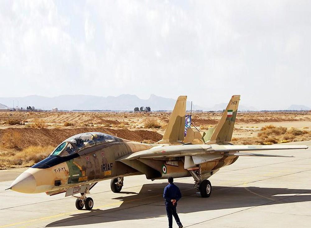 Phi công Asadullah Adeli và đồng đội Mohammed Masbough đã bắn vào một trong ba chiếc MiG-23 của Iraq vào năm 1981.