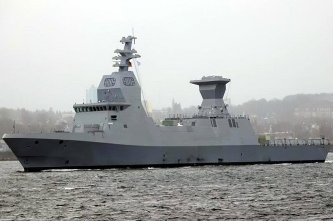 Tiếp theo là 40 ống VLS khác của tên lửa đánh chặn Tamir thuộc hệ thống C-Dome (phiên bản hải quân của Iron Dome), đạn Tamir có chiều dài 3 m, trọng lượng 90 kg, lắp ngòi nổ cận đích và có giá 40.000 USD/quả.